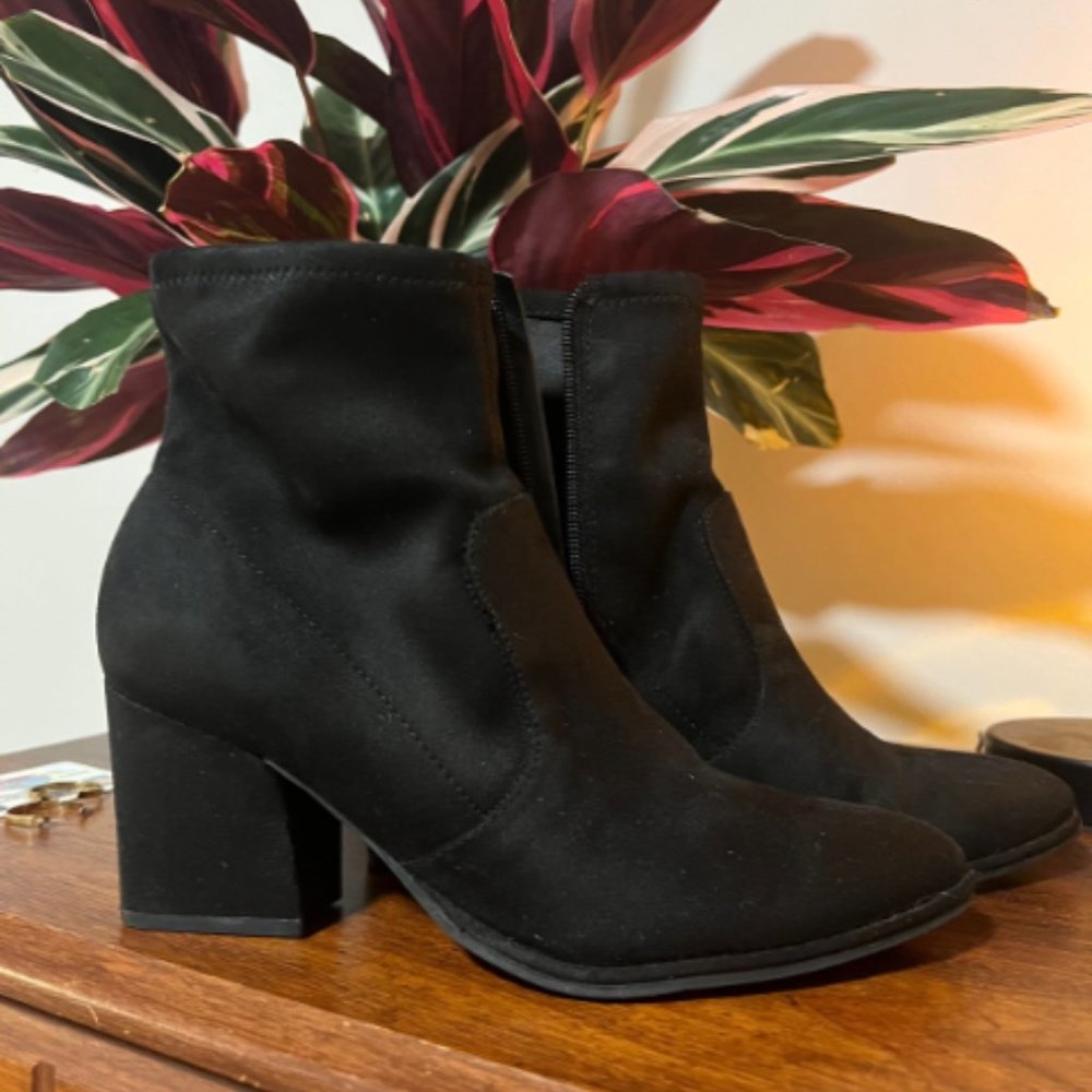 Marc Fisher black suede heeled ankle booties